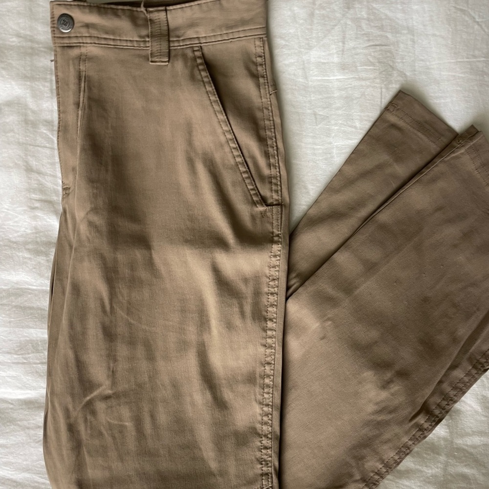 Columbia Omni shield work / outdoor pants. Tan. 32 W 32 L.